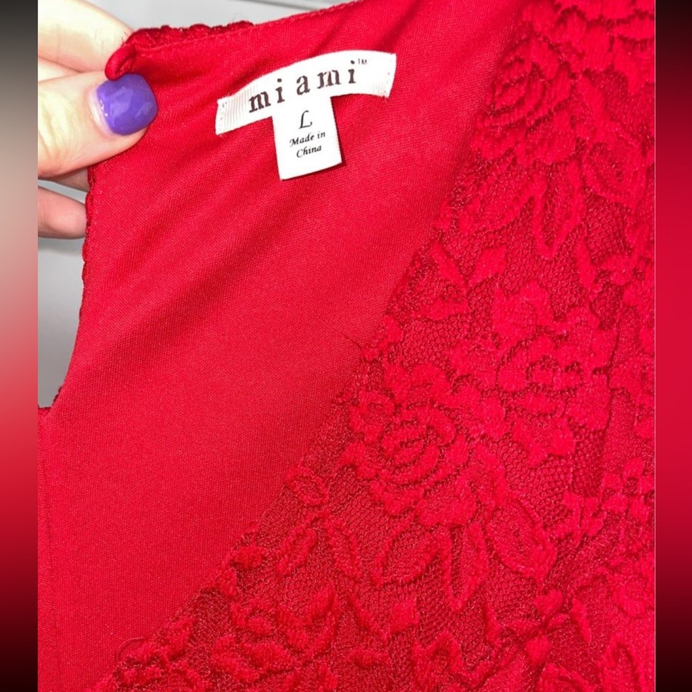 Francesca’s lace romper - Picture 2 of 6